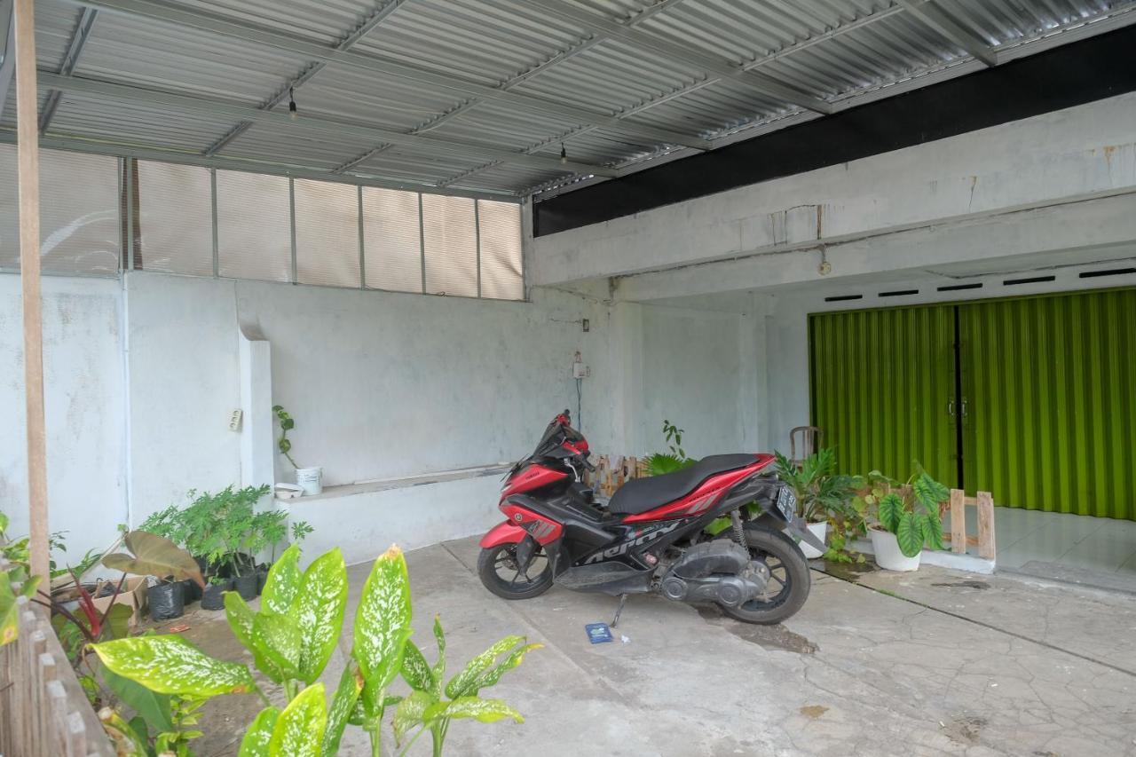 OYO 1064 Manado Airport Homestay Exterior foto