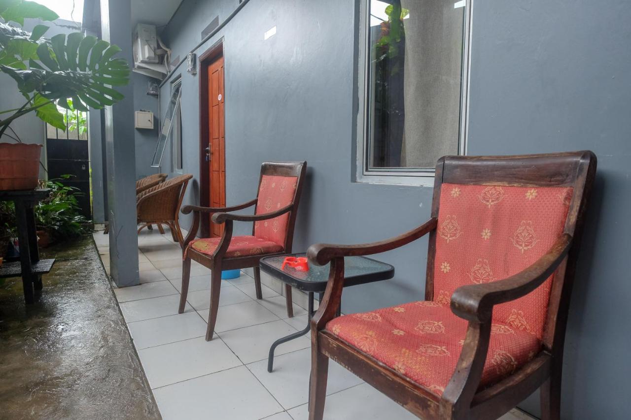 OYO 1064 Manado Airport Homestay Exterior foto